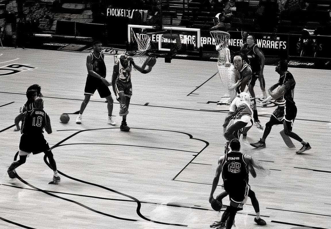 2018NBA季后赛：火箭替补闪耀，勇士轮换策略解析(图4)